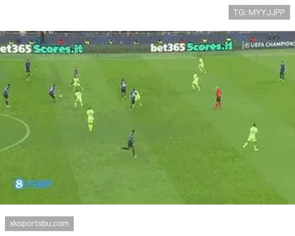 点球判罚争议：其他队员提前进区为何不算违规？